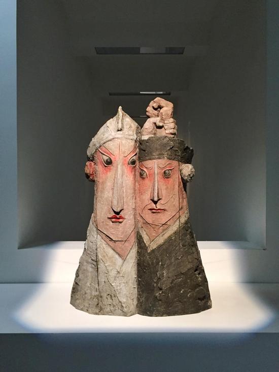 吴彤 Tong WU,三岔口 The Crossroads,2010,玻璃钢雕塑 FRP sculpture,120x90x50cm