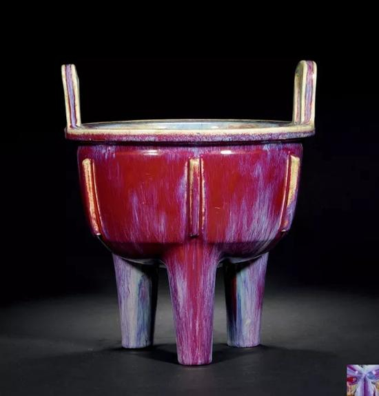 ★1231 清雍正  窑变仿钧釉三足鼎