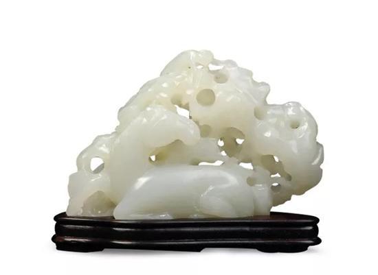 ★1120 清中期 白玉马上封侯山子(带座) L:10cm
