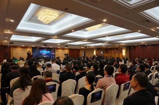 行业各方齐聚2017年广州珠宝钻石国际年会