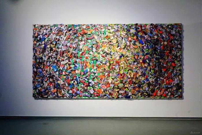 岳敏君,琐碎2,2012年