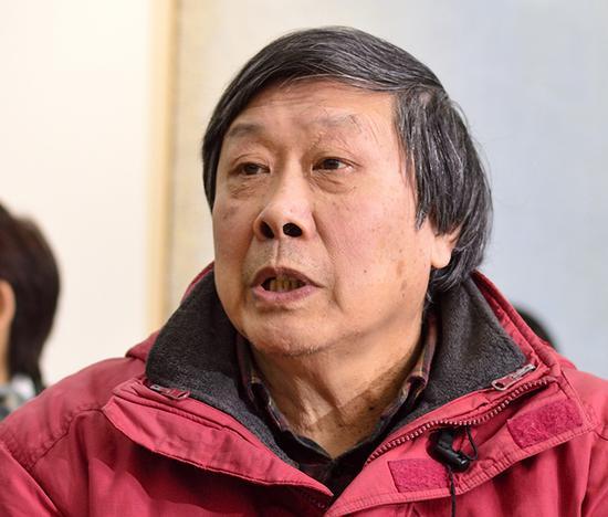 上海抽象画会成员、著名版画艺术家卢治平教授发言