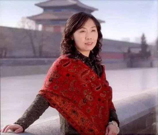 中国玉石雕刻大师 苏然 (中鼎元供图)