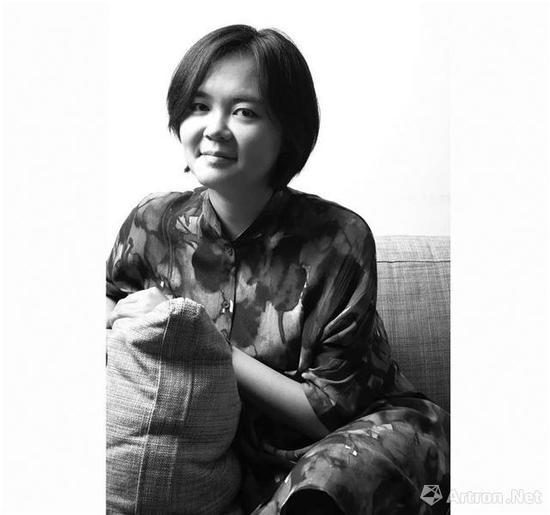 李昶