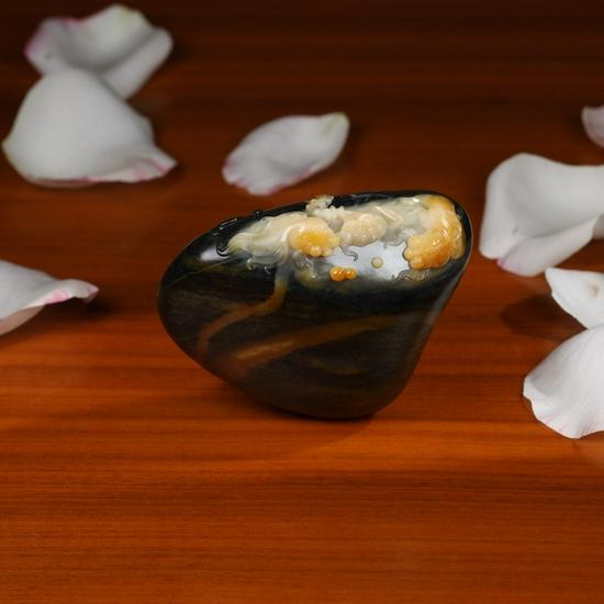 03408姚超 新疆和田玉三色籽料金榜题名