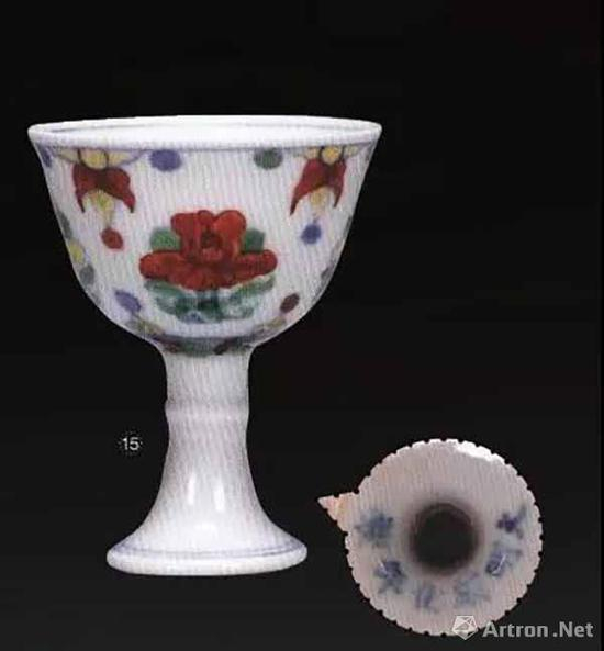 明成化 斗彩花卉纹高足杯 高7.8厘米