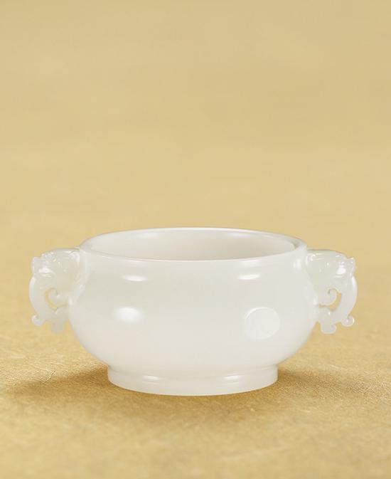 LOT2943 和田玉双兽耳炉 5.5×10.2×13.3cm 263g