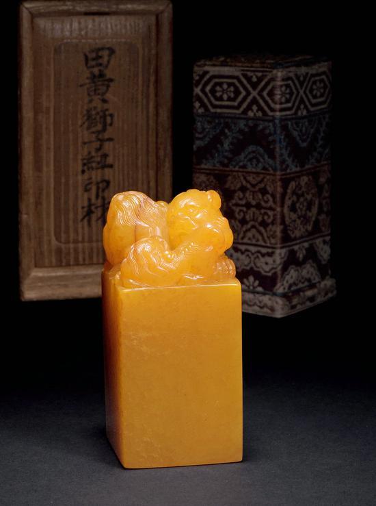 清中期 田黄双狮纽方章 6.8×2.8×2.8cm W:119.5g