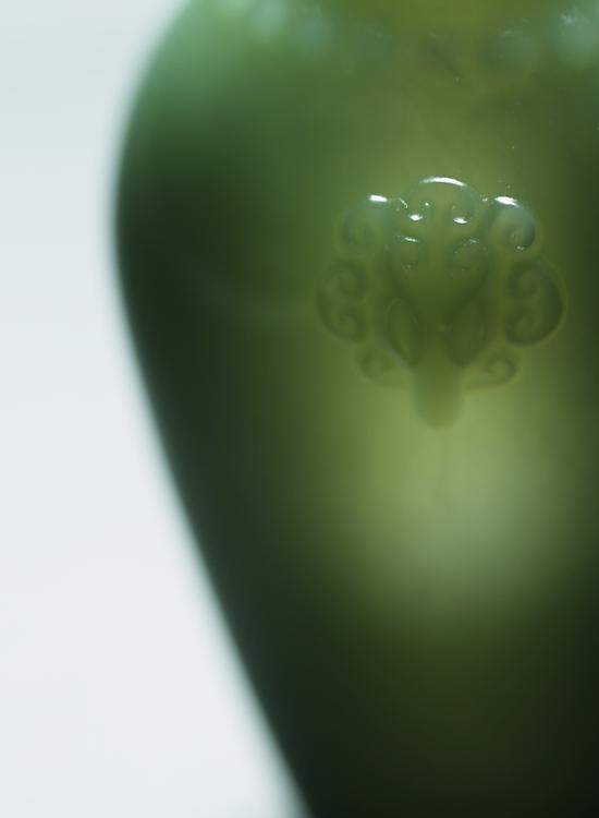 LOT2965 殷建国 碧玉大美吉祥瓶 8.7×5.3×5.3cm 132g