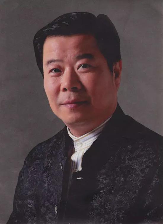 相伯居创始人杨根连