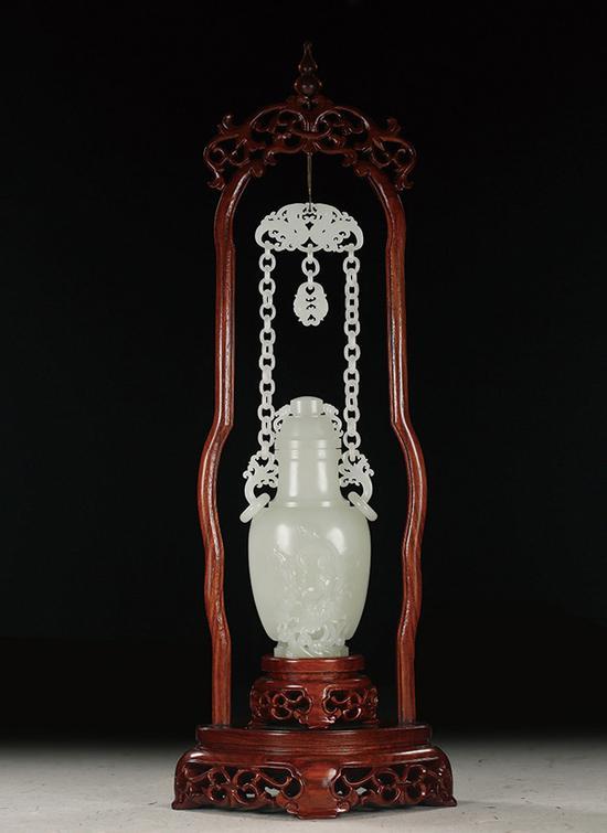 LOT2950董永梅 和田玉连年有余链条瓶 31×8.0×6.0cm 520g
