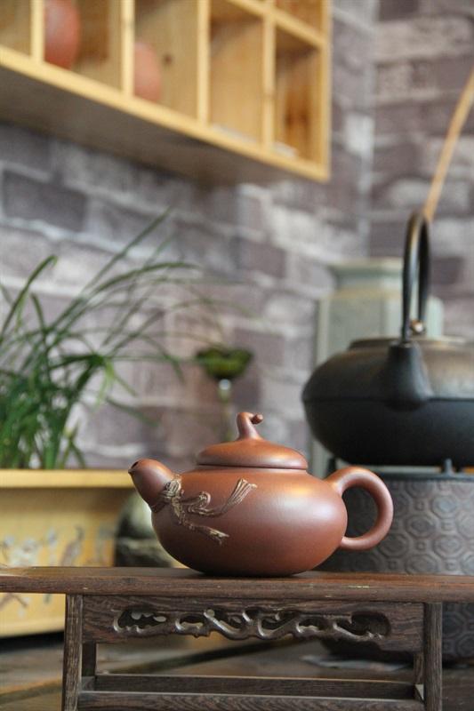 艺术家曹建国 神葫芦壶 泥料:红皮龙 年代:2010 容量:350CC