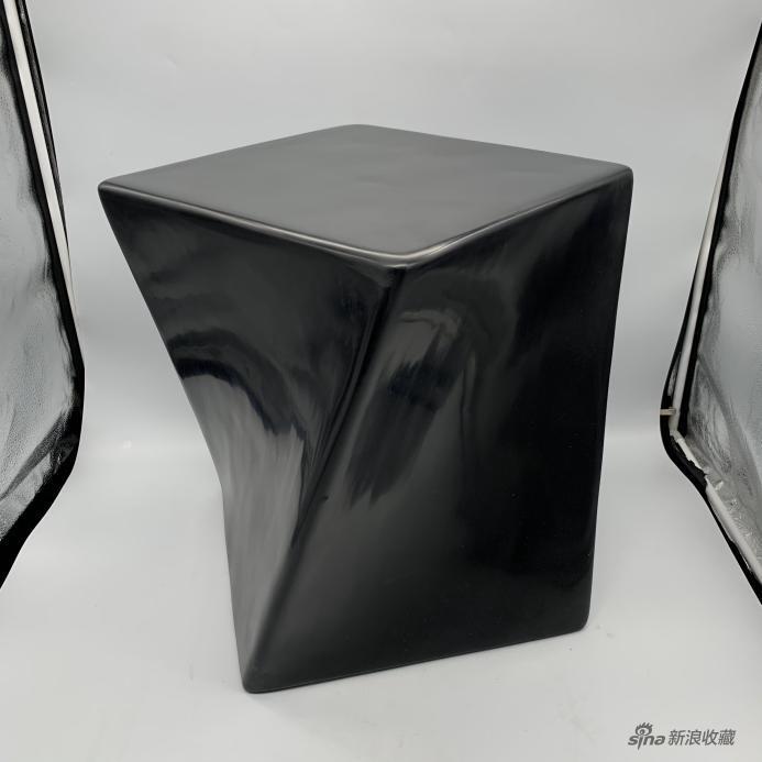 《黑漆方钮座墩》,来自懋隆