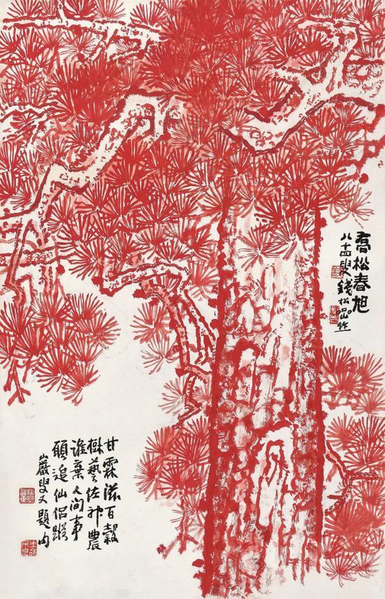 Lot568 钱松嵒(1899-1985) 乔松春旭 立轴 朱砂纸本 1982年作 题识: 1。乔松春旭。八十四叟钱松嵒作。2。甘霖滋百穀,树艺佐神农。谁弃人间事,愿追仙侣踪。岩叟又题句。 钤印: 钱、松岩、松嵒诗画、生命不息 出版: 《钱松嵒画集》第119页,江苏美术出版社,2013年11月 68×44 cm。 约2.7平尺