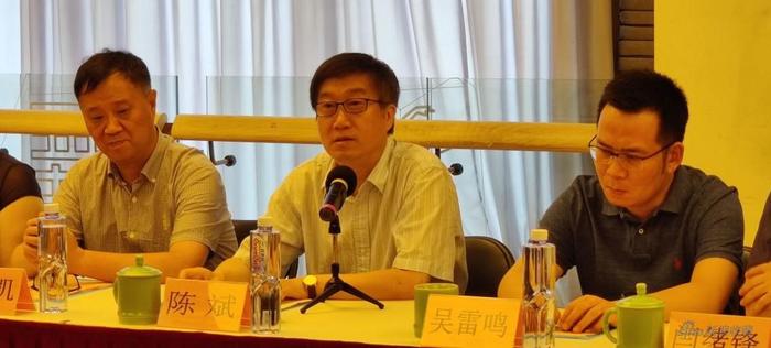 上海出版印刷高等专科学校校长陈斌讲话