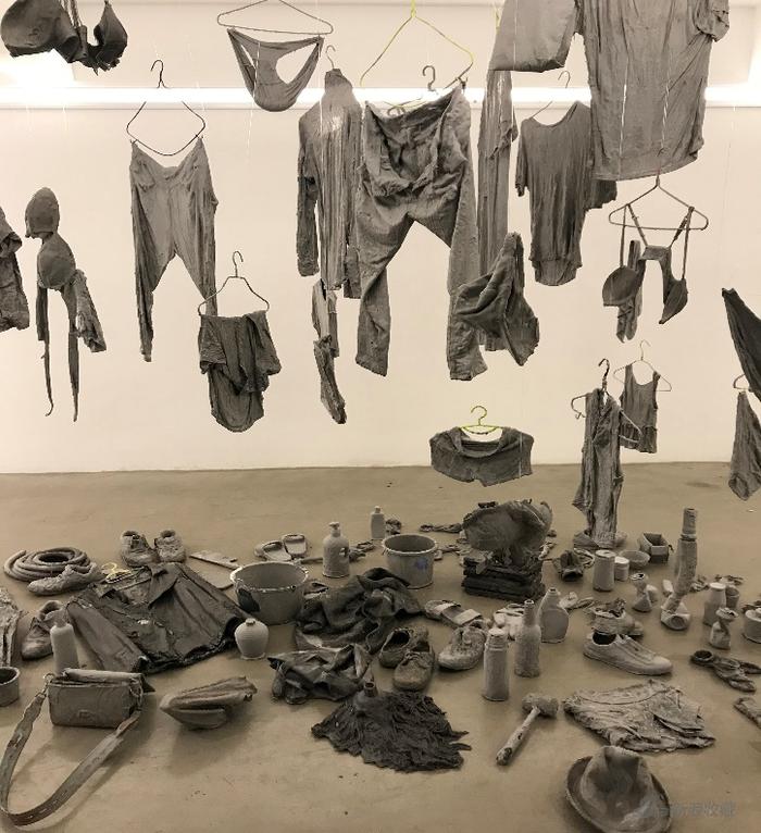 《重新雕塑系列作品》 二打六小组 综合材料(尺寸可变) 2016-2020
