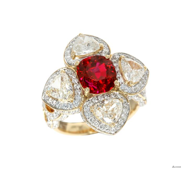 《红宝石戒指》,来自SILKEN EAST CO &; SUMIO JEWELRY 珠宝