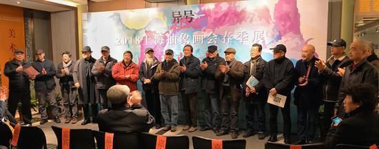 参展艺术家(左起):王 远、何 伟、胡伟达、余积勇、童建颖、卢治平、王克良、查国钧、王劼音、龚云表、许德民、蒋正根、王益辉、伊 灵、吴晨荣、赵玉龙、吕 嵘、马俊营