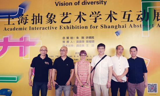 左起:吴晨荣、陆云华、牛安、汪东东、林依峰、何伟。
