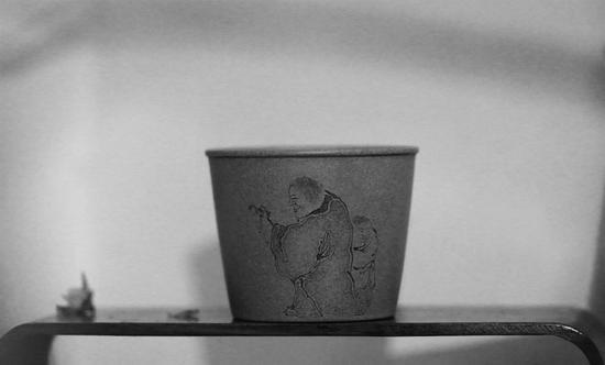 艺术家王翔作品 紫砂杯 泥料:段泥 年代:2017 尺寸:5x6CM