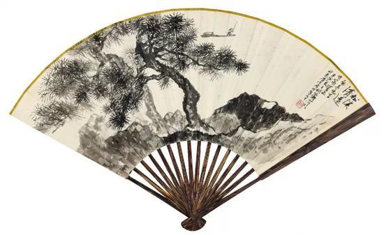 Lot506 胡佩衡(1891-1962) 书画合璧扇 成扇 水墨纸本、水墨泥金笺 辛丑(1961年)作 正面: 松溪清远。劲予先生方家鉴正,辛丑夏日,胡佩衡写于北京石墨居,时年七十。 钤印:冷盦 背面: (文略)辛丑夏,劲予先生属,佩衡。 钤印:胡佩衡 19×54.2 cm。 约0.93平尺