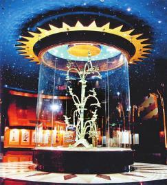 青铜神树。 三星堆博物馆供图