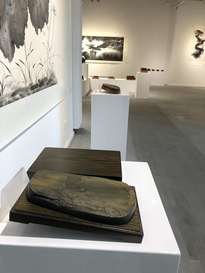 《西施浣纱》 歙砚老坑金皮眉纹 吴贵生24x15.5x3cm