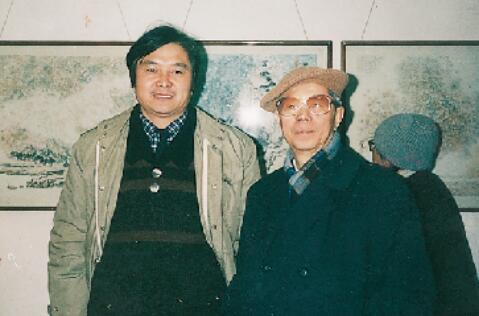 1988 年在北京艺术活动被国务院副总理方毅接见,并被邀请到家中做客。