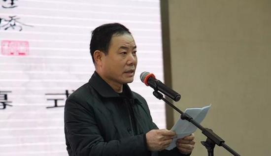 山西省文联书记处书记、省书协驻会副主席、秘书长韩清波代省文联主席张根虎致辞