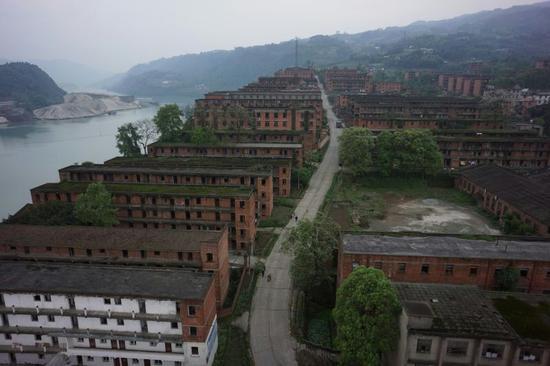 大渡河边的红房子国际艺术区