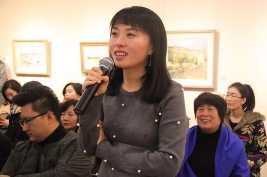 参展学员代表陈丽雪女士讲述写生创作感言