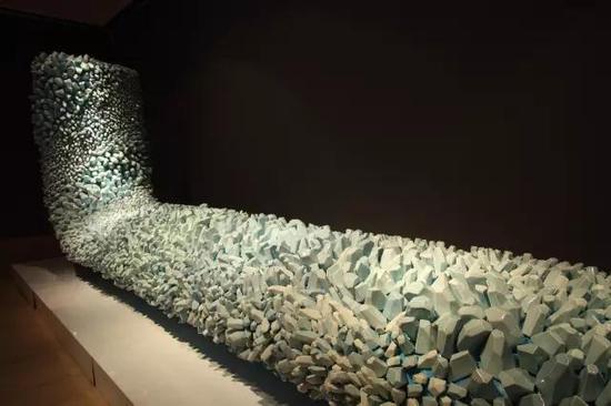 天象四神-青龙 陶瓷、金属 710x120x260cm 2017
