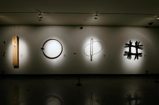 于洋《偶置》 180x40x12CM 130X 130X5CM 120X12010CM 120X120 10CM 木与铁 2016年