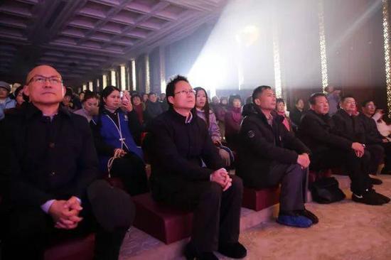 江苏省宗教事务局一处处长刘克元等领导现场观看音乐会