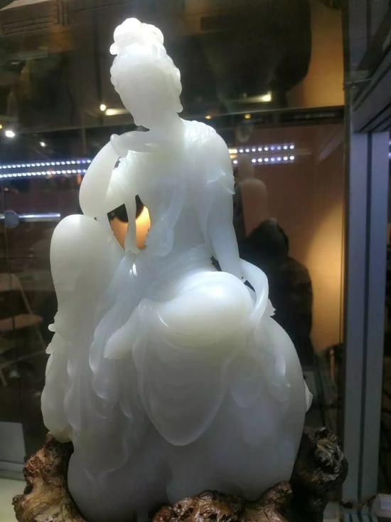 图3、笔者最喜欢的作品,观自在