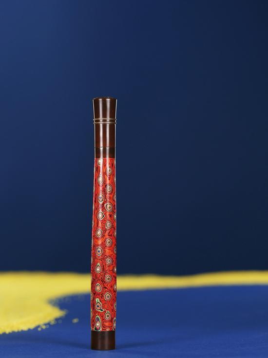 LOT2649 殷建国 谢震 菠萝漆(犀皮)糖玉香筒 18.5cm,long 77g
