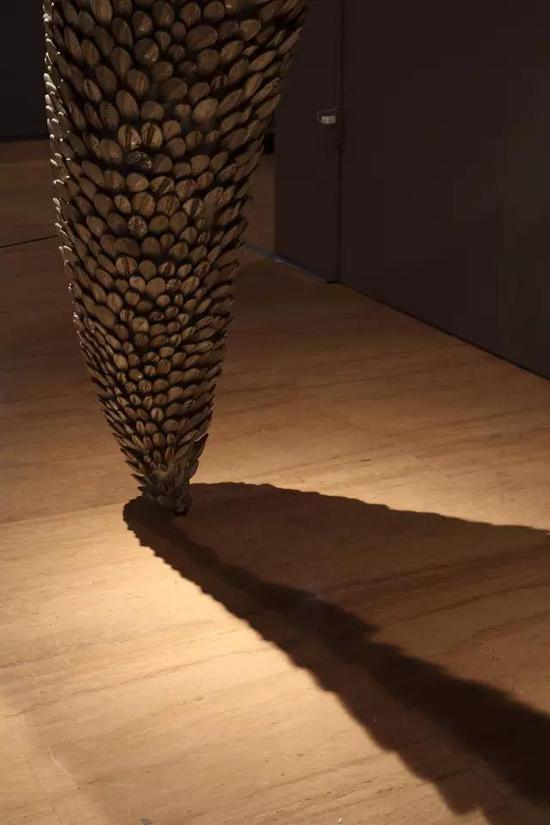 天象四神-白虎 陶瓷、金属 320x120x270cm 2017