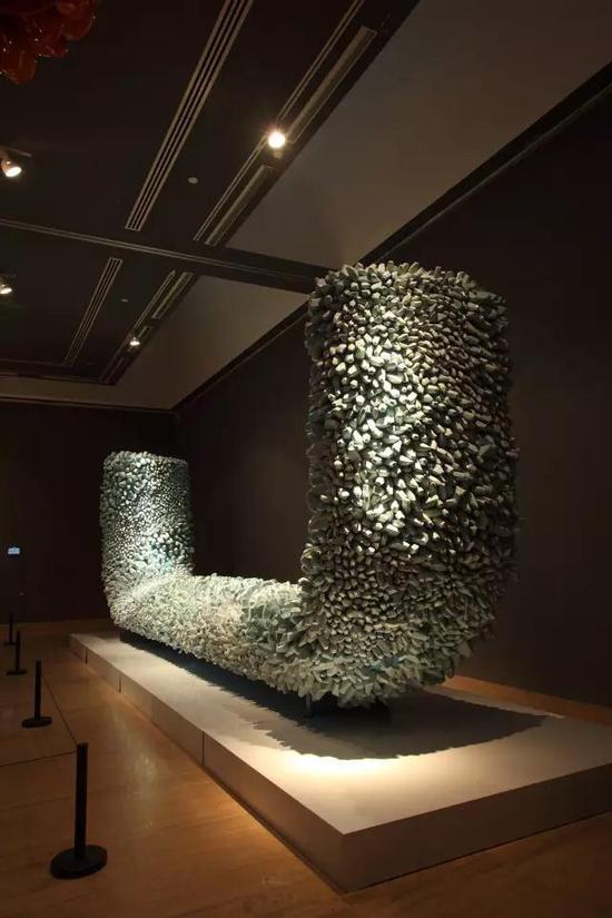 天象四神-青龙 陶瓷、金属 710x120x260cm 2017