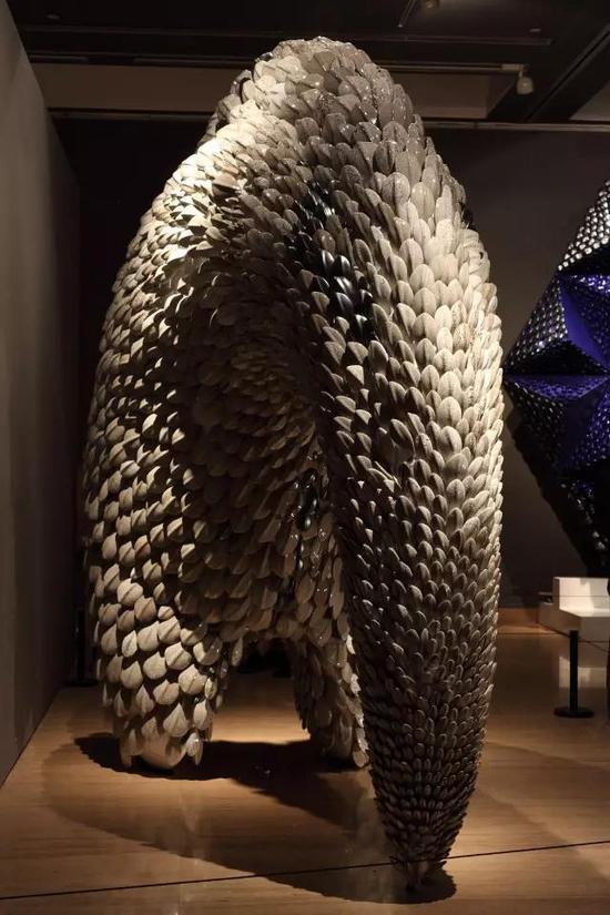 天象四神-白虎 陶瓷、金属 320x120x270cm 2017