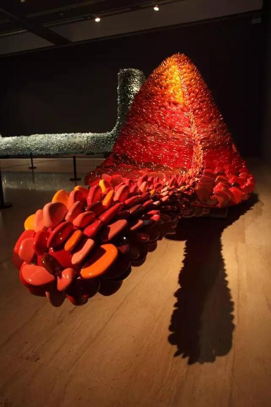 天象四神-朱雀 陶瓷、金属 620x150x220cm 2017