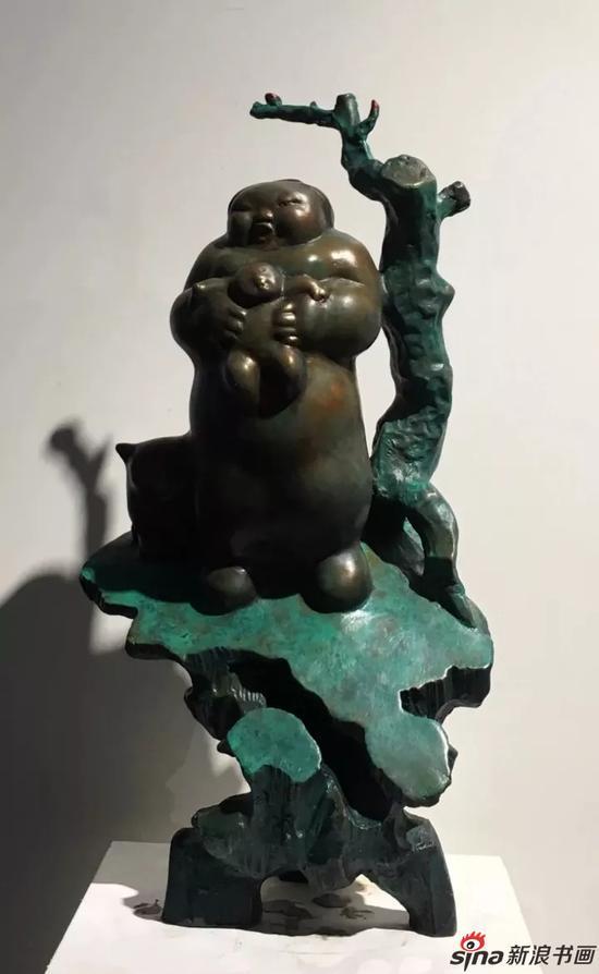 许新龙《游园系列--晒娃》 铸铜 40×25×15cm 2017