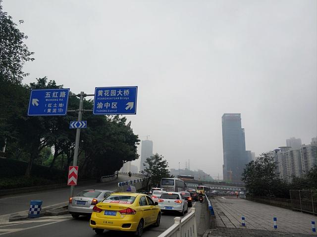 直击重庆三桥不限号首日早高峰