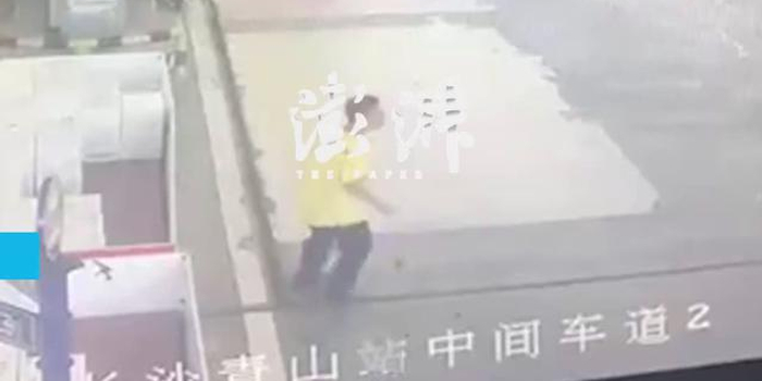 长沙加油站38秒灭火员工被重奖表彰:7人获奖励