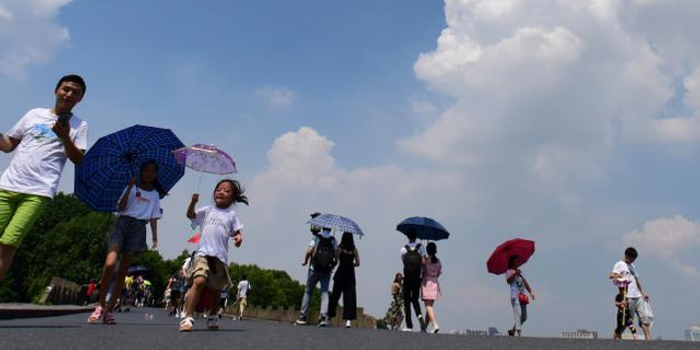 伏旱来袭!今年重庆或将连旱40天 较常年略偏重