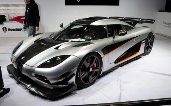 科尼赛克One:1