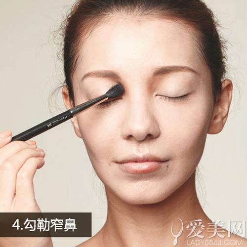 4.勾勒窄鼻