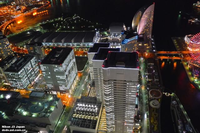这样的夜景需要长时间曝光