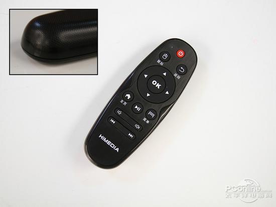 配件方面,随机配送的有一条HDMI线、电源适配器、产品说明书与保修卡。