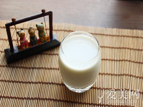 常加班易浮肿!食疗4步骤 踢飞"加班综合症"