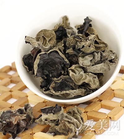 常加班易浮肿!食疗4步骤 踢飞"加班综合症"